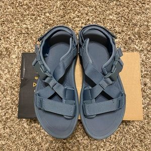 Teva hurricane verge sandals